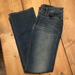Lucky Jeans Size 6/28 slight flare. Like new!